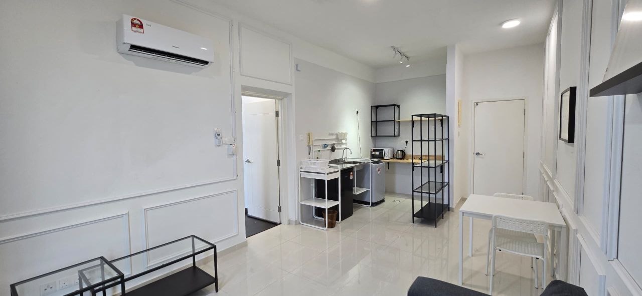 6240233219760524696_121