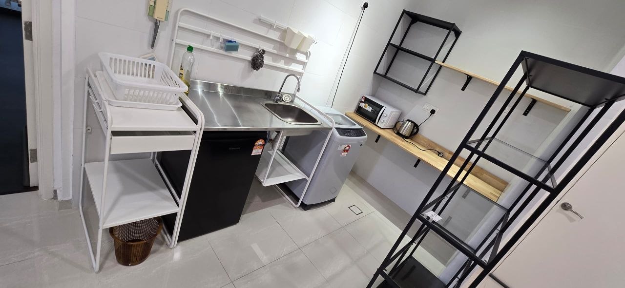 6240233219760524698_121