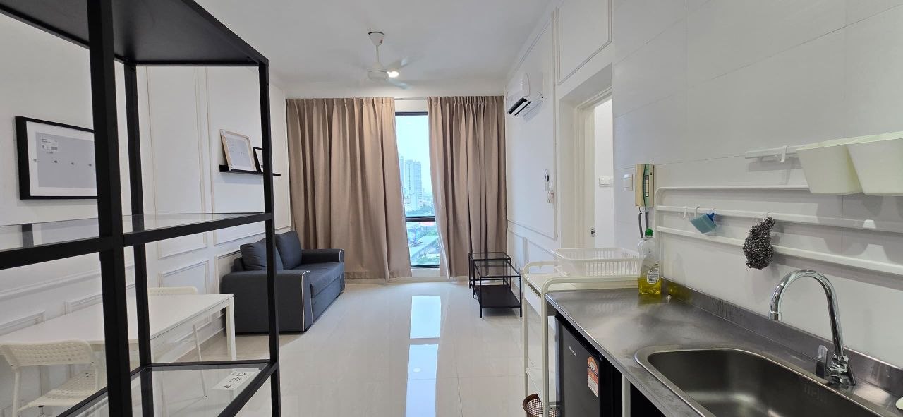 6240233219760524700_121