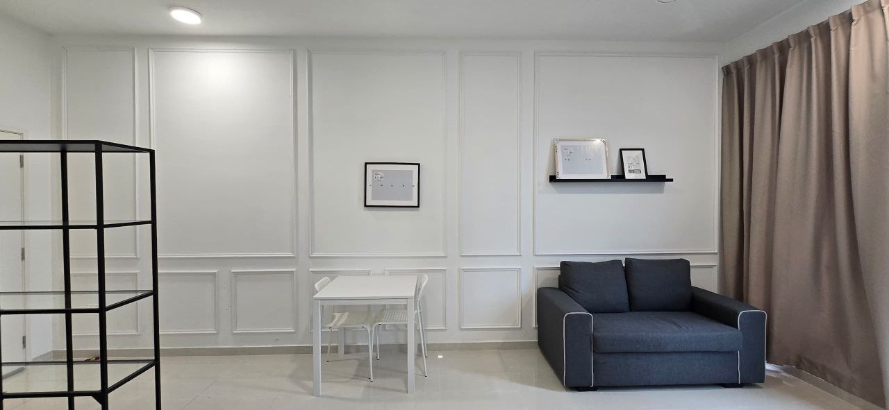 6240233219760524705_121